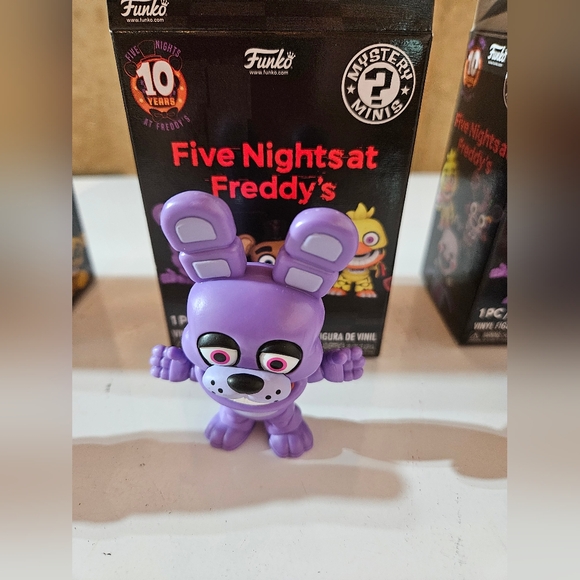 LAST CALL SET 2 - Five Nights at Freddy's Figures - Picture 3 of 5